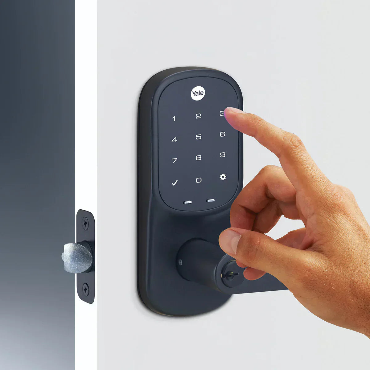 Smart Locks vs. Electronic Locks: What’s the Difference?