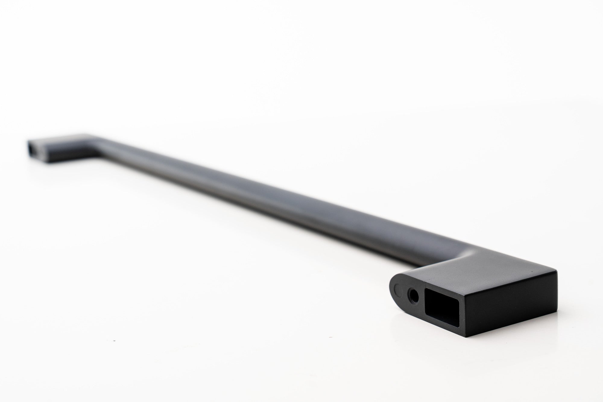 The Edge Appliance Pull in Smooth Black By Havolka