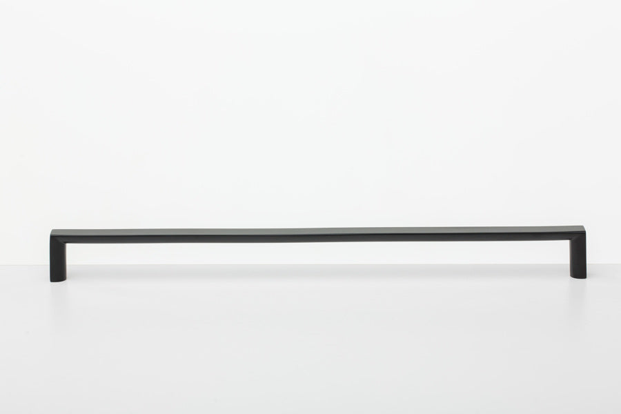 The Linear Cabinet Handle – Smooth Black
