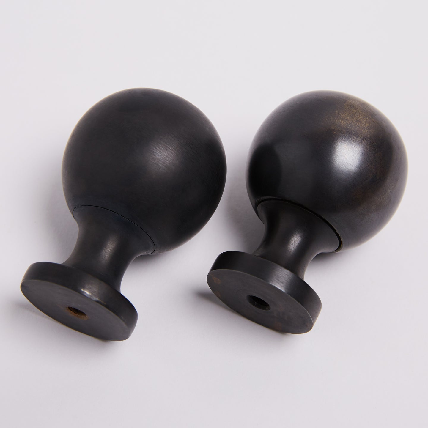 Surrey Knob - Scorched Black By Hepburn