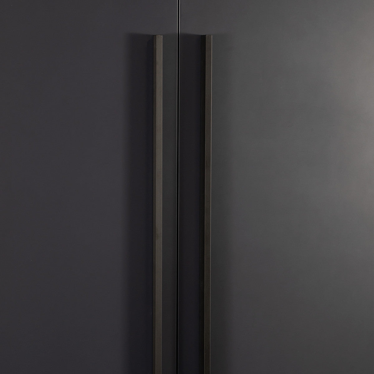 The Angle Pull Handle By Momo