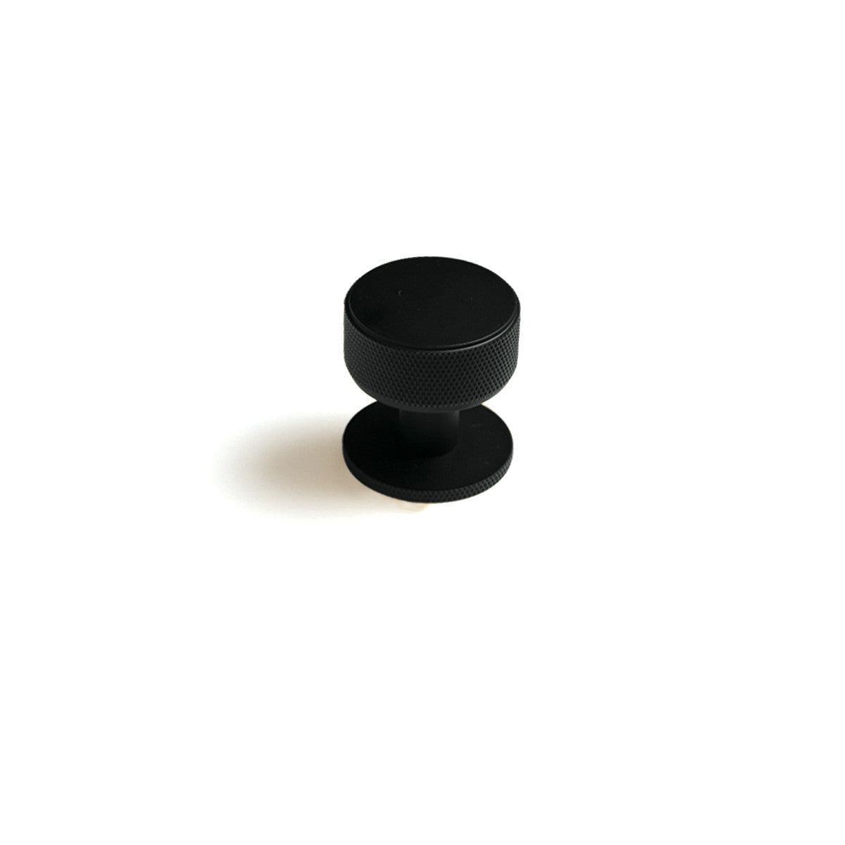 The Belgravia Knurled Round Knob By Momo