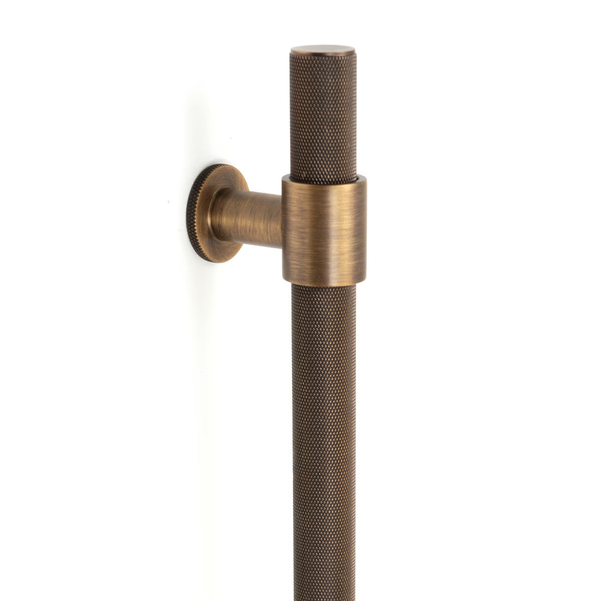 Momo Belgravia Knurled Entry Pull Handle (Single) – Solid Brass