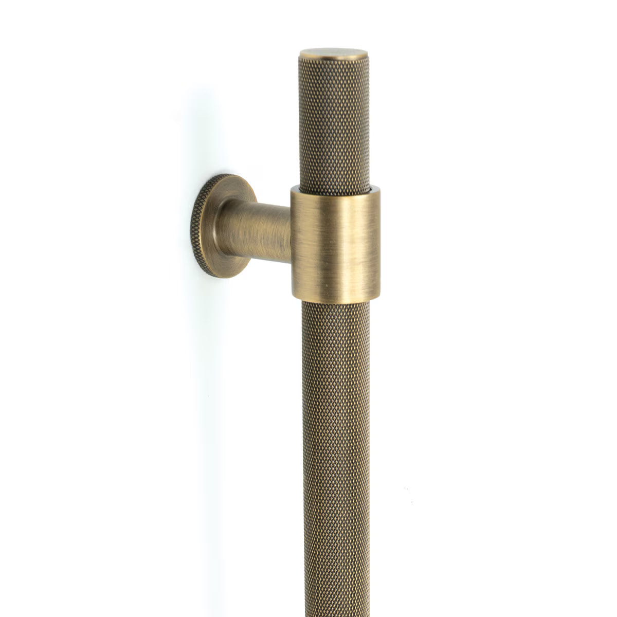 Momo Belgravia Knurled Entry Pull Handle (Single) – Solid Brass