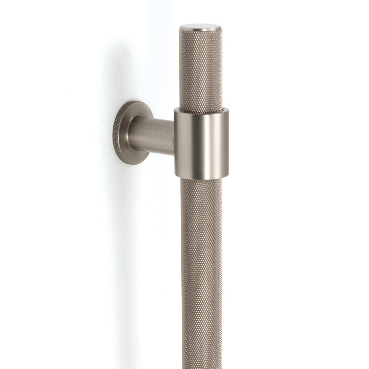 Momo Belgravia Knurled Entry Pull Handle (Single) – Solid Brass