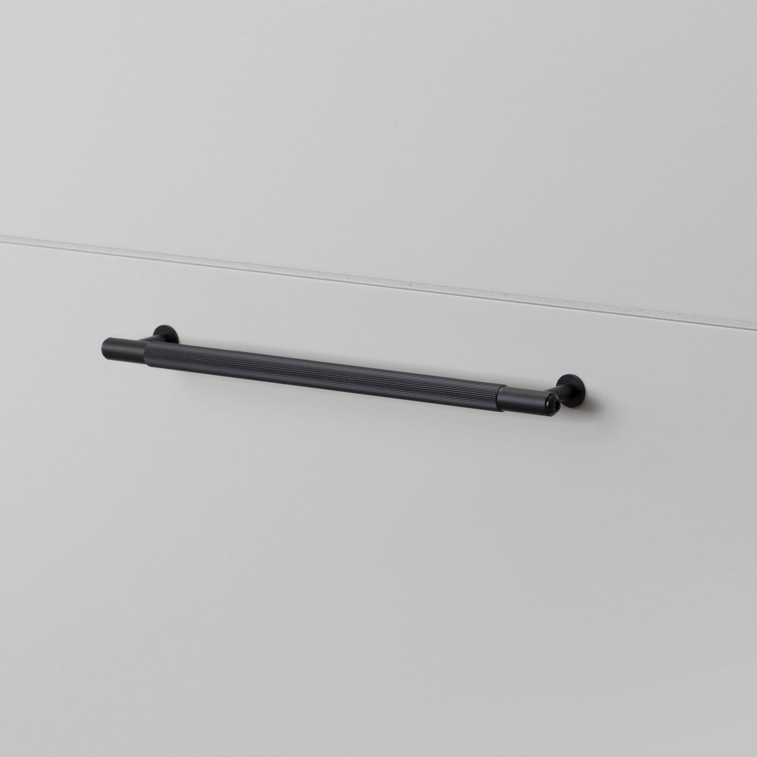 Pull Bar | Linear | By Buster + Punch