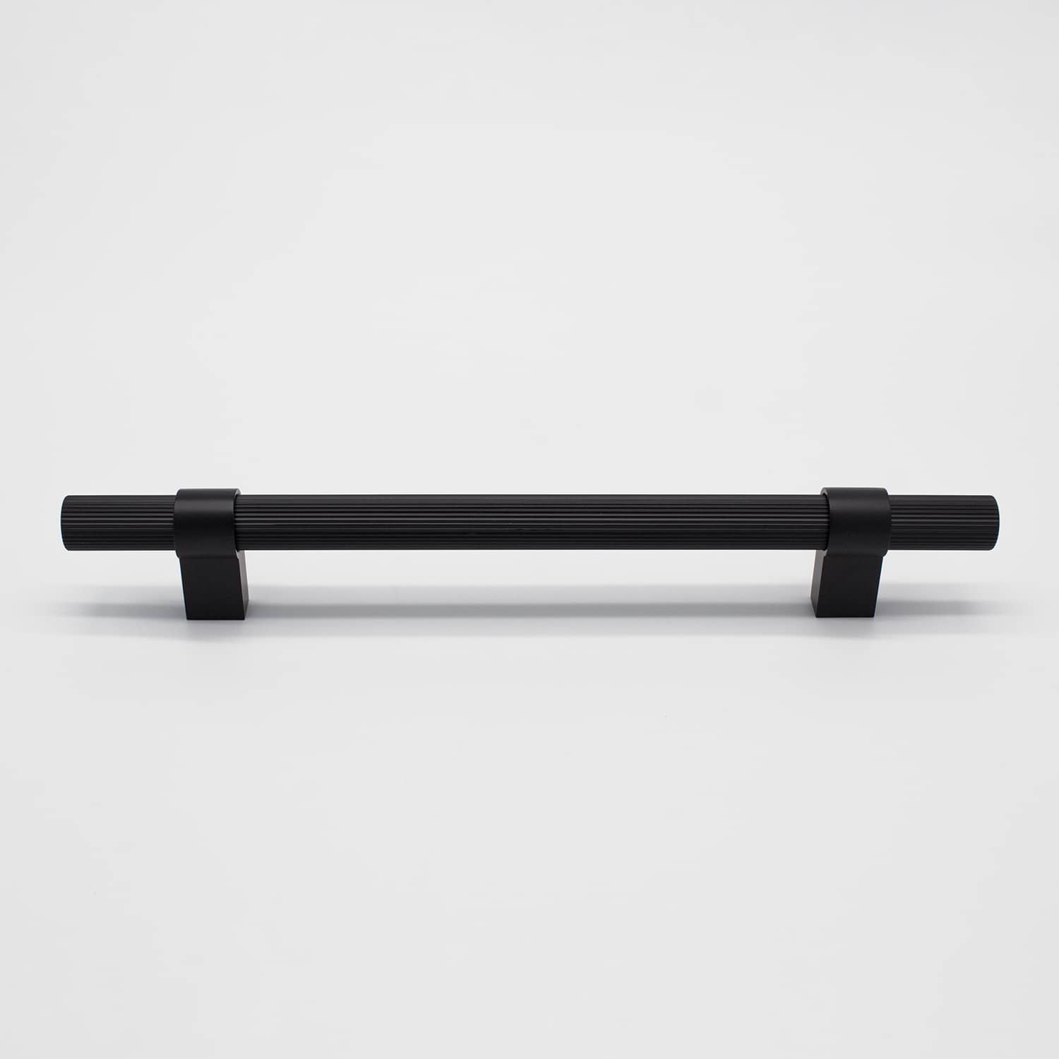 Matt Black Fluted Pull - Cassandra - Manovella