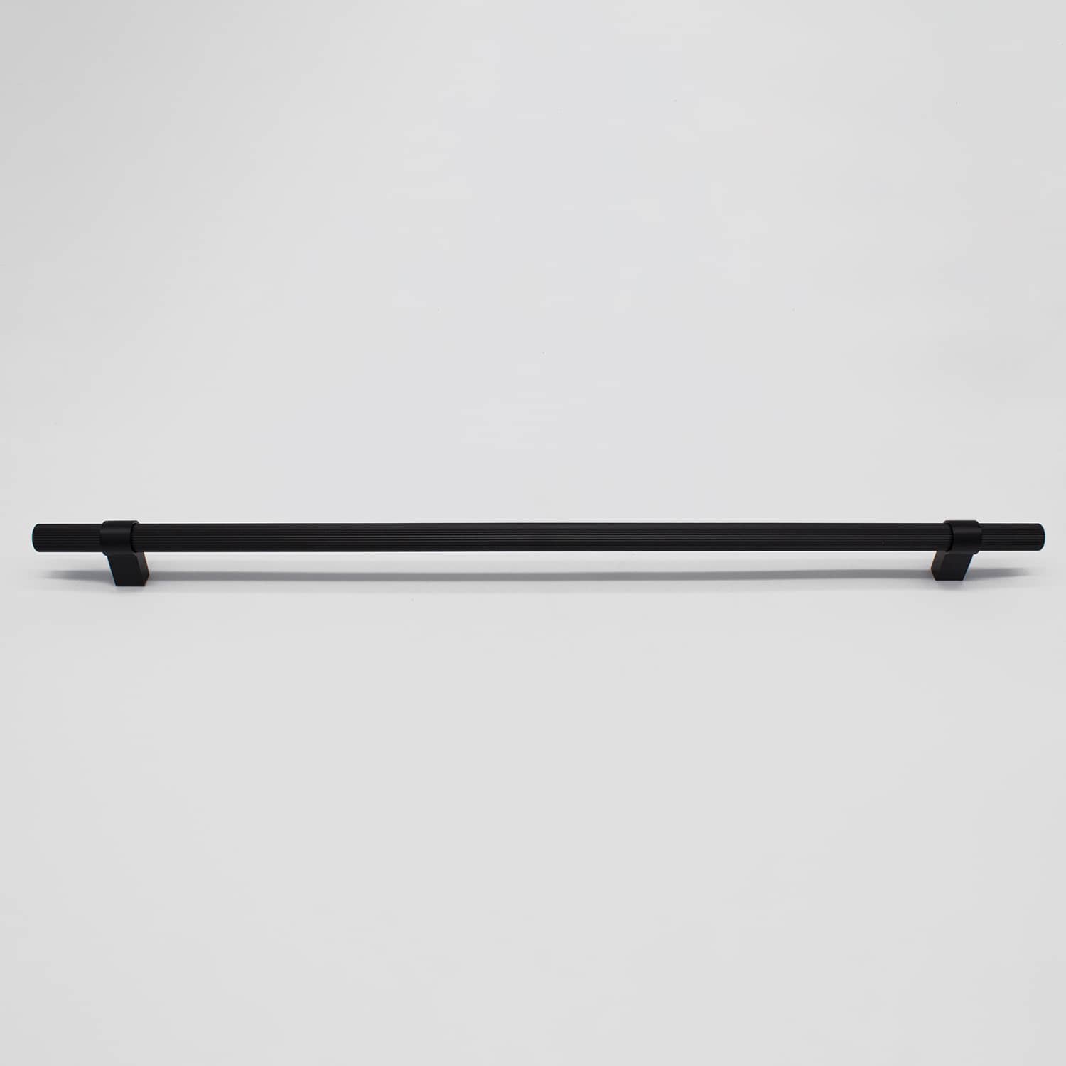 Matt Black Fluted Pull - Cassandra - Manovella