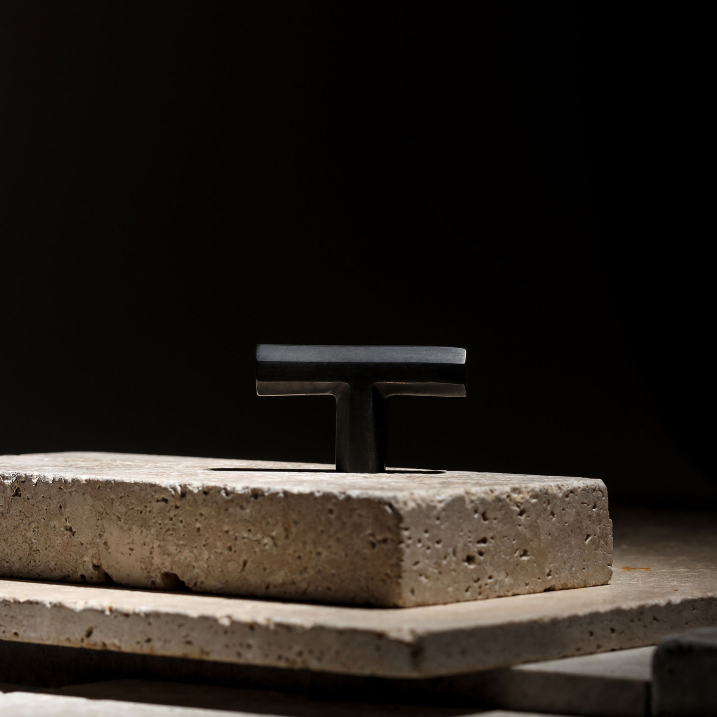 Henley T-Bar - Scorched Black By Hepburn