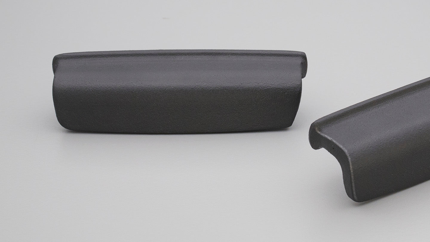 L841 Iron Edge Pull by Kethy