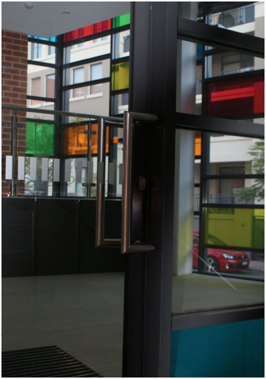 V23 Offset Pull Handle