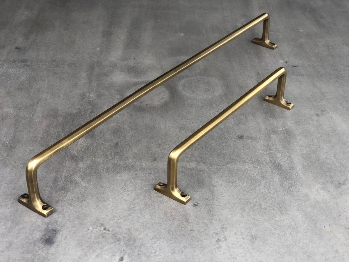 Henley 600mm Rail - Acid Washed Brass By Hepburn - Entry - Point - HET600AWB - Hepburn Hardware