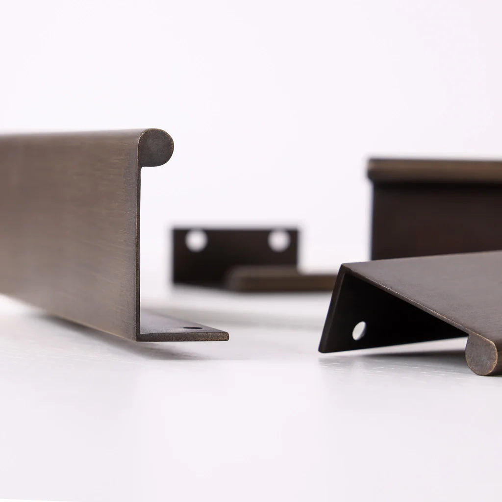 HH x Ren Lip Pull - English Bronze by Hepburn