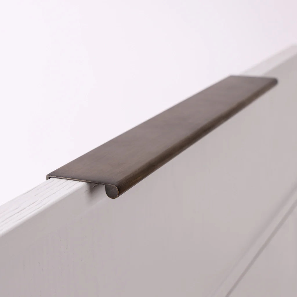 HH x Ren Lip Pull - English Bronze by Hepburn